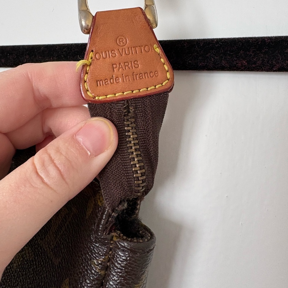 Louis Vuitton Brown Monogram Clutch - Picture 4 of 6